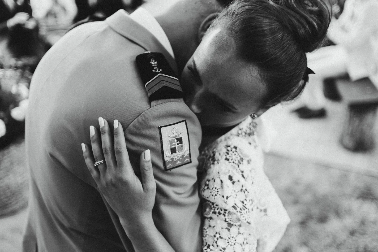 Instant tendre entre les mariés — Domaine de La Ruade